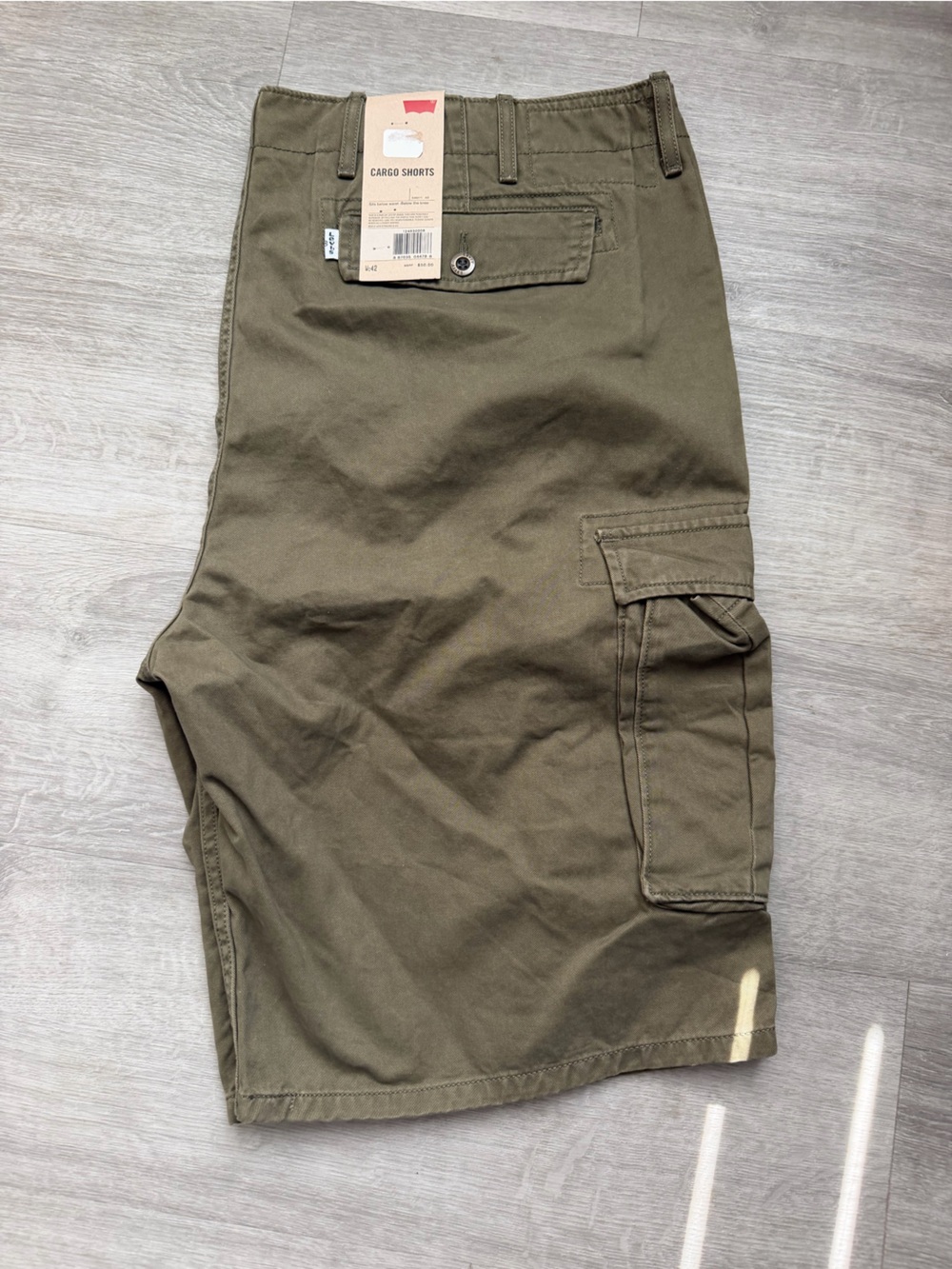 NWT Levi’s Men's Olive Cargo Shorts - Unbranded
